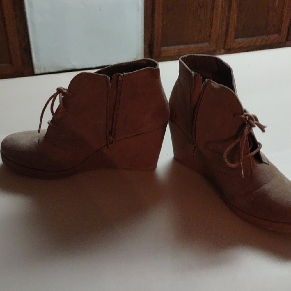 Boots - Picture 2 of 2